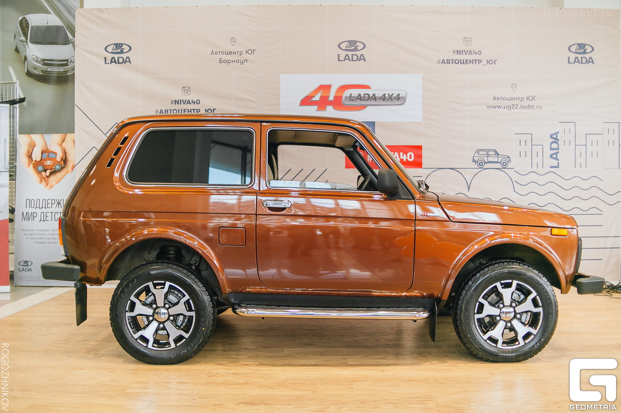 Почему LADA 4x4 популярна уже 40 лет и как ее юбилей отпраздновали в Барнауле?