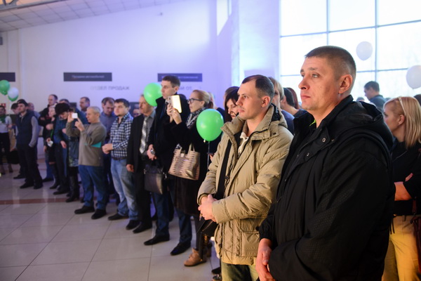 В «Автоцентре ЮГ» барнаульцам презентовали новый автомобиль–гордость «АВТОВАЗа»