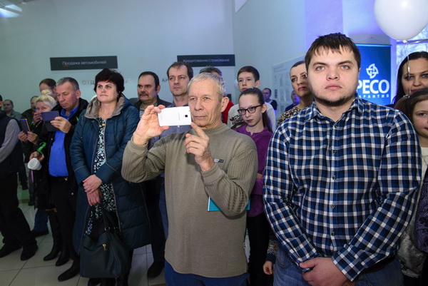 В «Автоцентре ЮГ» барнаульцам презентовали новый автомобиль–гордость «АВТОВАЗа»