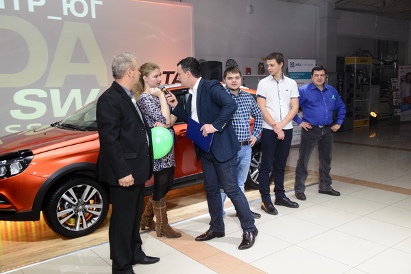 В «Автоцентре ЮГ» барнаульцам презентовали новый автомобиль–гордость «АВТОВАЗа»