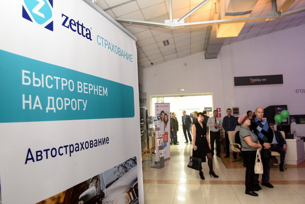 В «Автоцентре ЮГ» барнаульцам презентовали новый автомобиль–гордость «АВТОВАЗа»