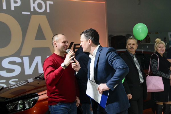 В «Автоцентре ЮГ» барнаульцам презентовали новый автомобиль–гордость «АВТОВАЗа»