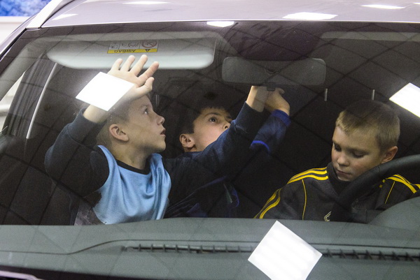 В «Автоцентре ЮГ» барнаульцам презентовали новый автомобиль–гордость «АВТОВАЗа»