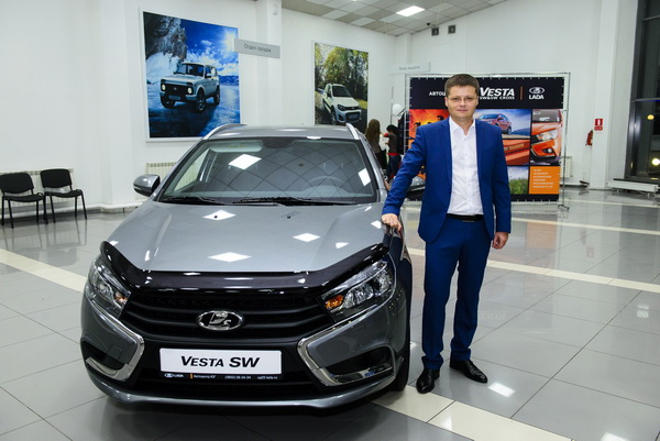 В «Автоцентре ЮГ» барнаульцам презентовали новый автомобиль–гордость «АВТОВАЗа»