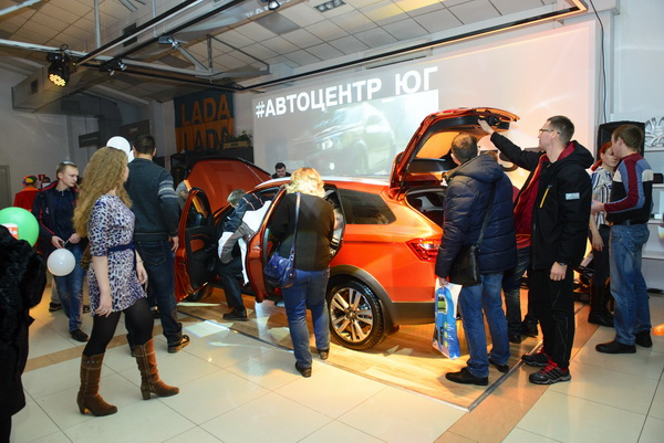 В «Автоцентре ЮГ» барнаульцам презентовали новый автомобиль–гордость «АВТОВАЗа»