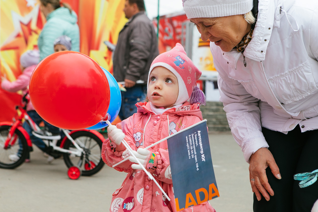 Друзья, в парке ''Лесная сказка'' 9 мая проходил парад автомобилей LADA