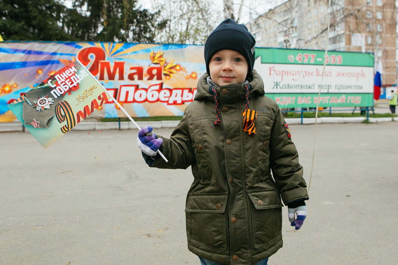 Друзья, в парке ''Лесная сказка'' 9 мая проходил парад автомобилей LADA