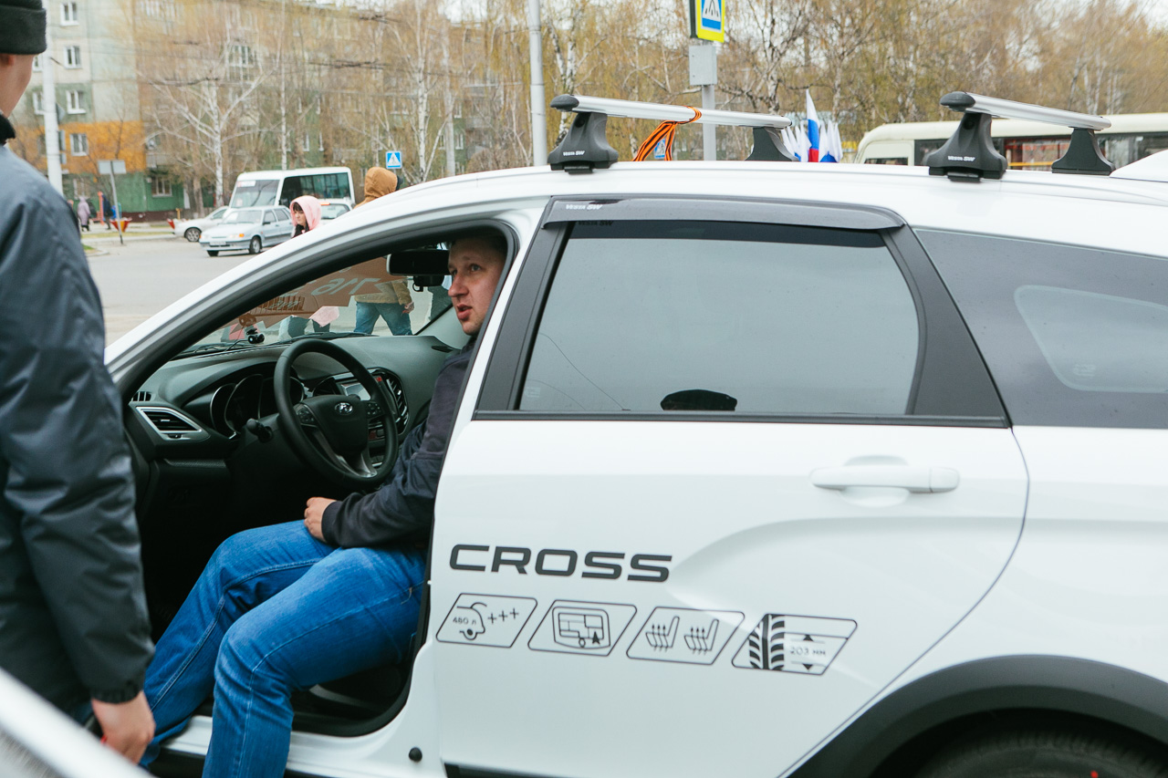 Друзья, в парке ''Лесная сказка'' 9 мая проходил парад автомобилей LADA